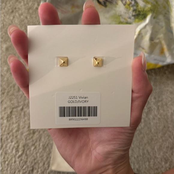 Jenny Yoo Vivian CZ + Pearl Drop Earring - Picture 4 of 7